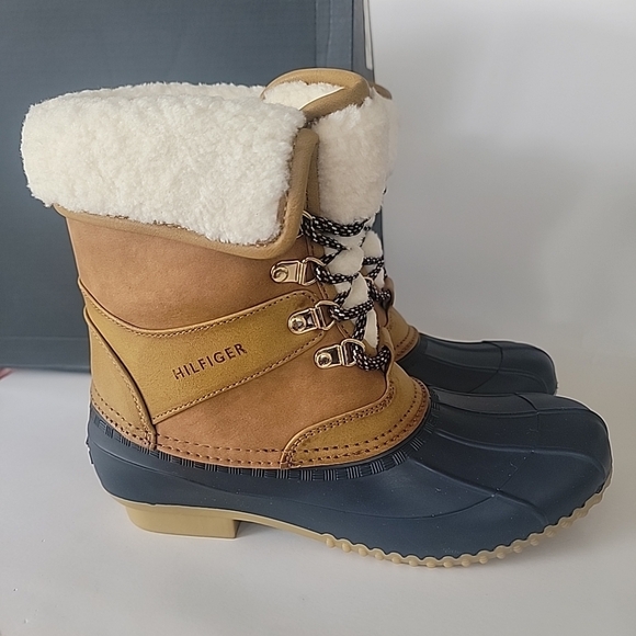 Tommy Hilfiger Rusteen boot Rain-snow Color Dark Natural size 8 New With Box - Picture 6 of 13